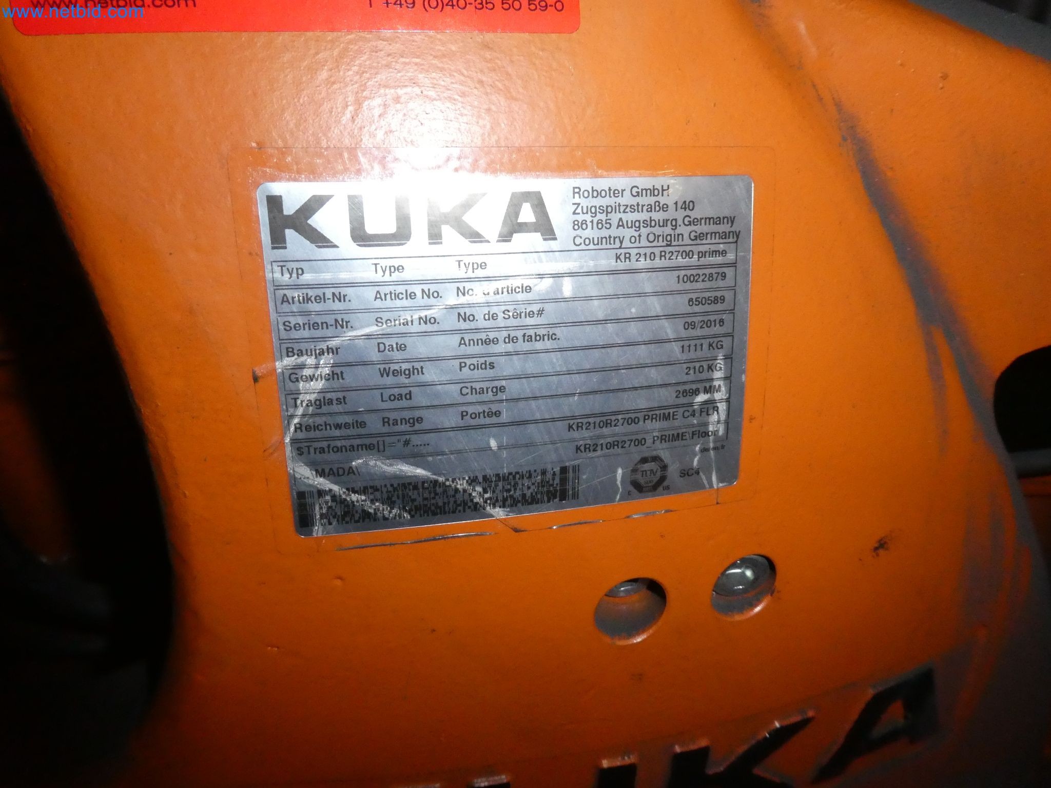 Robots, welding equipment and assembly accessories from the automotive industry-21