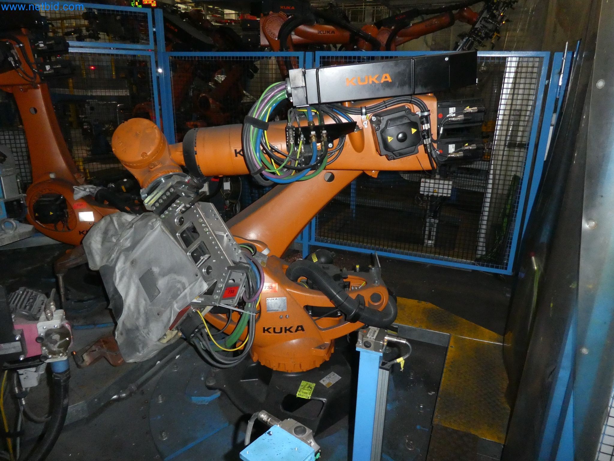 Robots, welding equipment and assembly accessories from the automotive industry-22