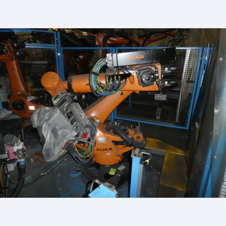 Robots, welding equipment and assembly accessories from the automotive industry-22