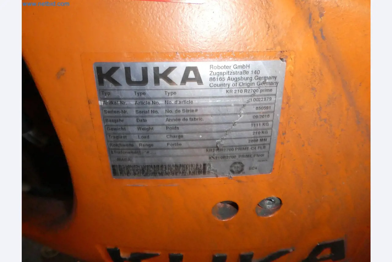 Robots, welding equipment and assembly accessories from the automotive industry-24