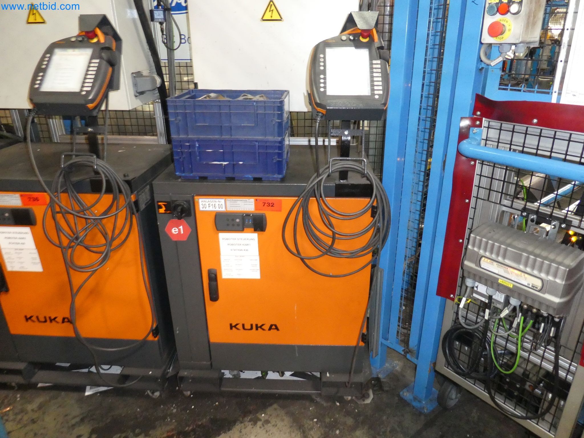 Robots, welding equipment and assembly accessories from the automotive industry-25