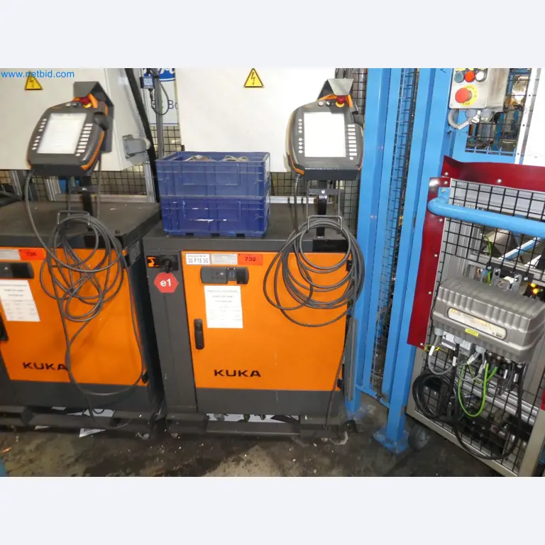 Robots, welding equipment and assembly accessories from the automotive industry-25