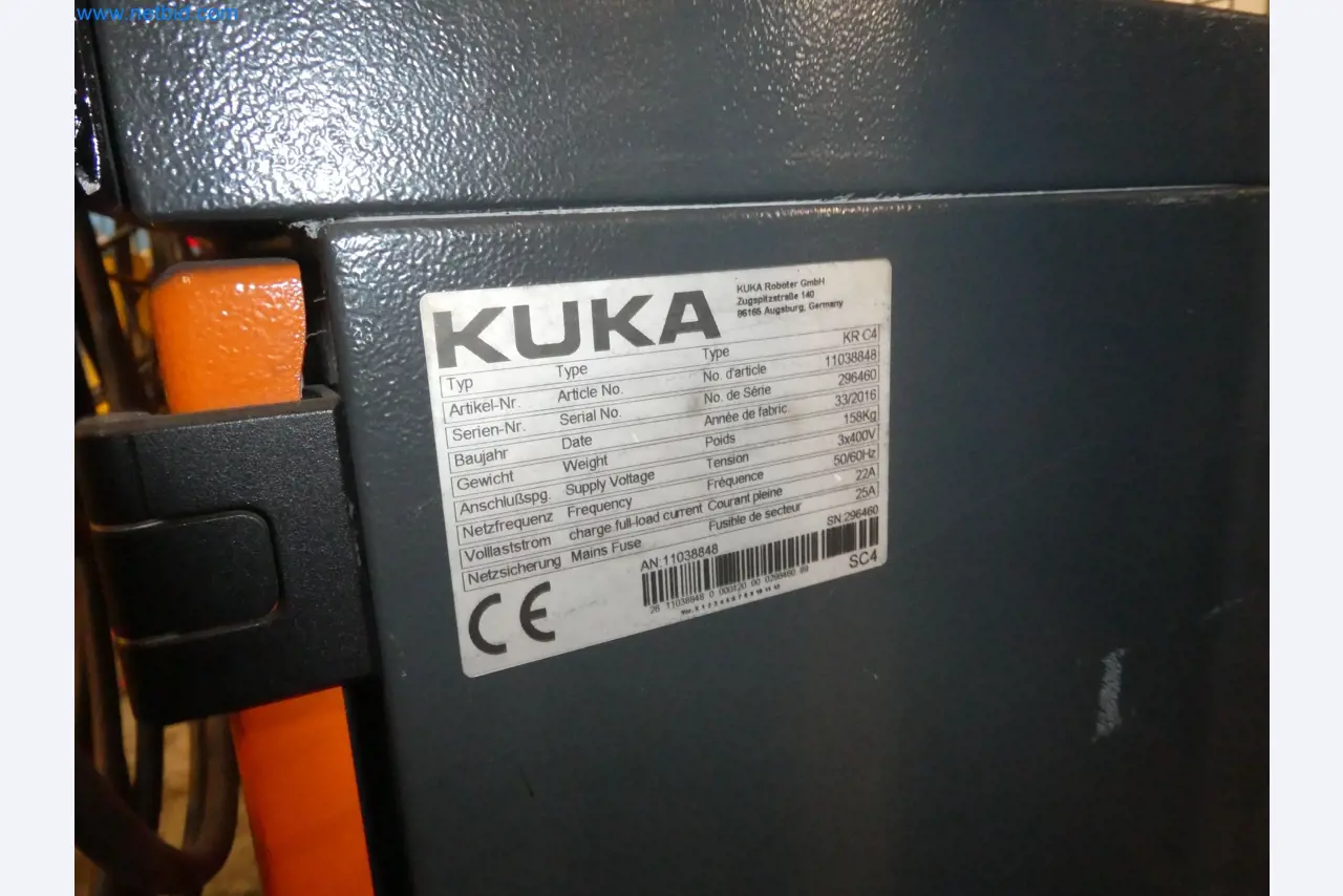 Robots, welding equipment and assembly accessories from the automotive industry-26