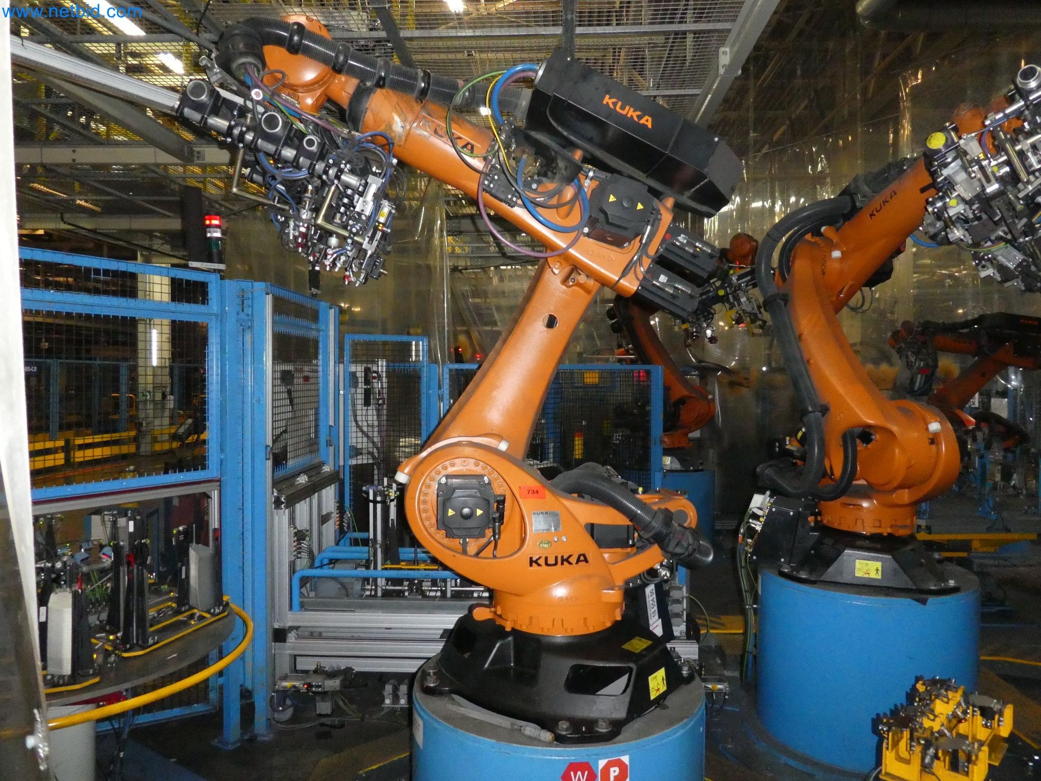 Robots, welding equipment and assembly accessories from the automotive industry-27