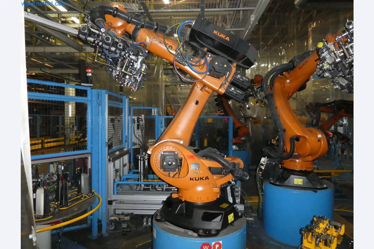 Robots, welding equipment and assembly accessories from the automotive industry-27