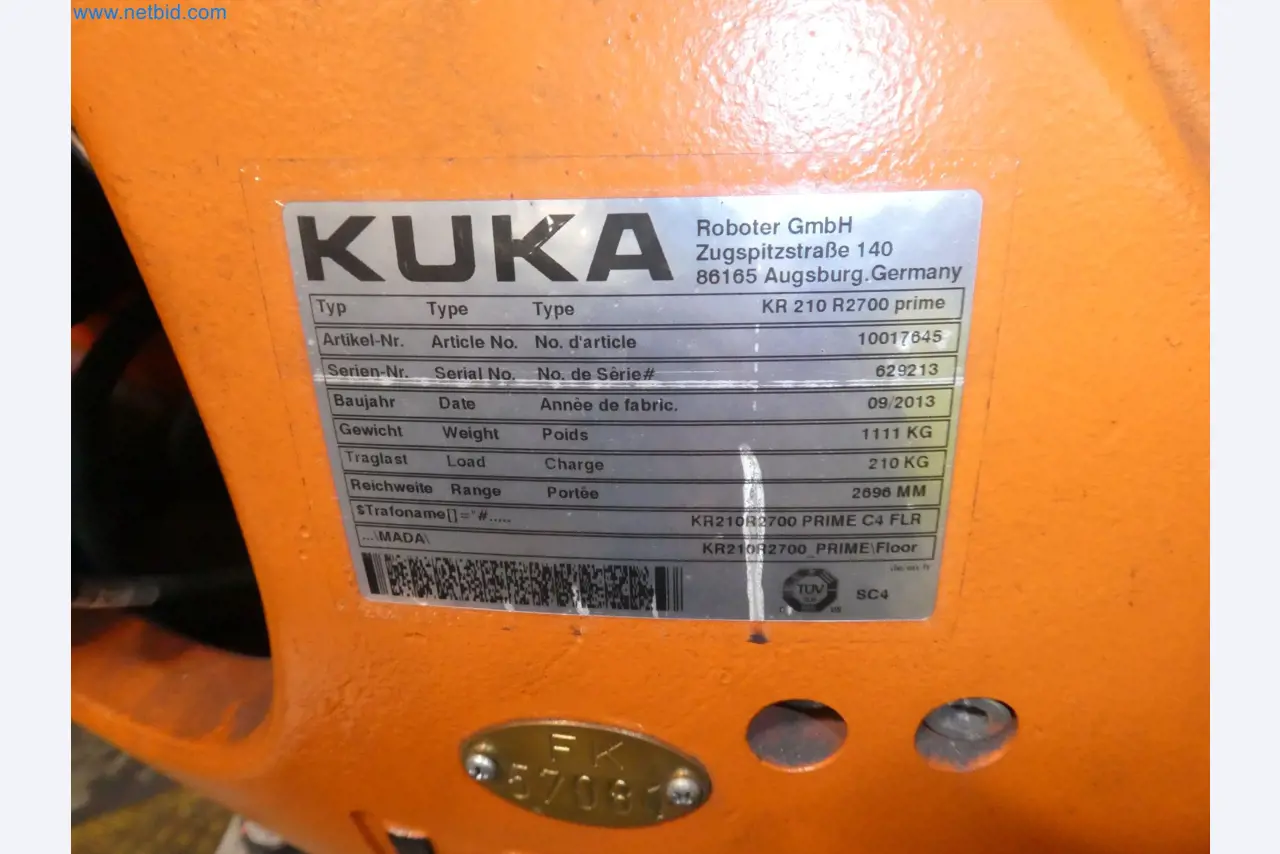 Robots, welding equipment and assembly accessories from the automotive industry-28