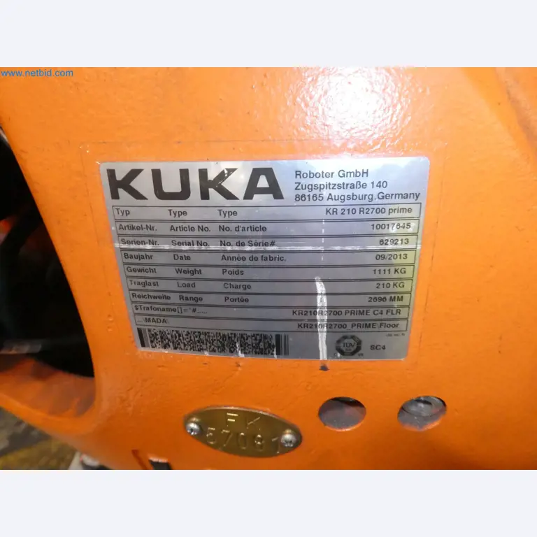 Robots, welding equipment and assembly accessories from the automotive industry-28