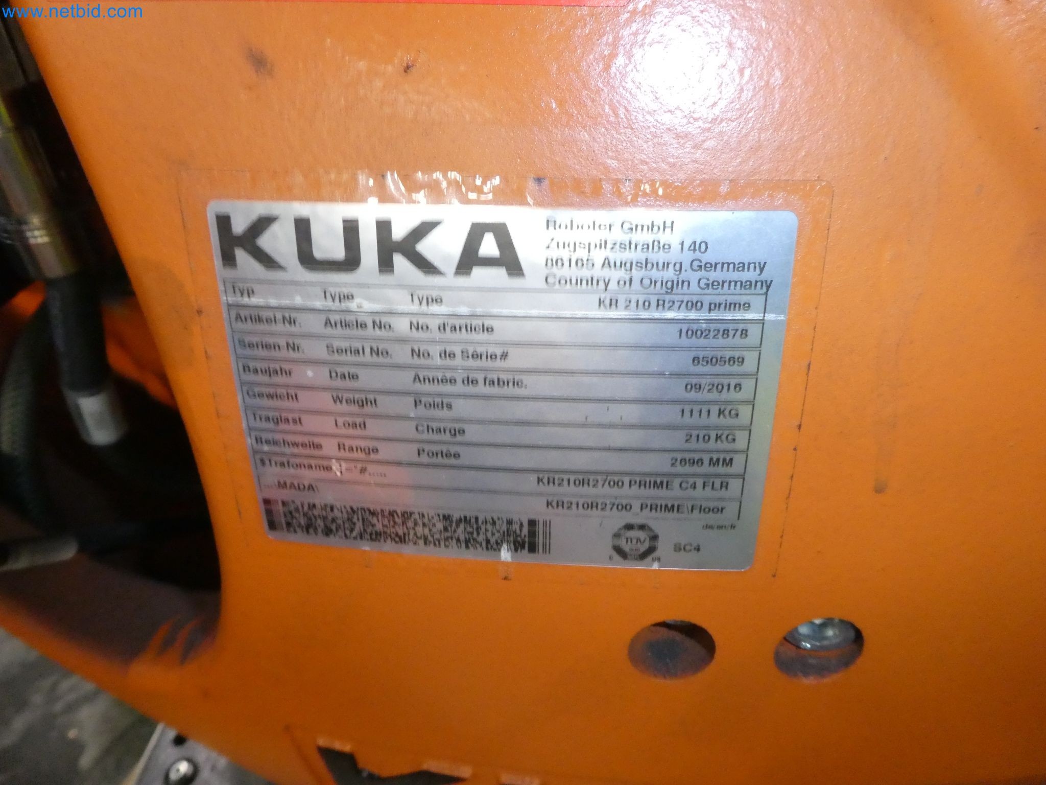 Robots, welding equipment and assembly accessories from the automotive industry-29