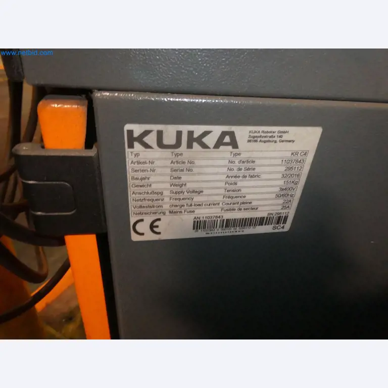 Robots, welding equipment and assembly accessories from the automotive industry-34