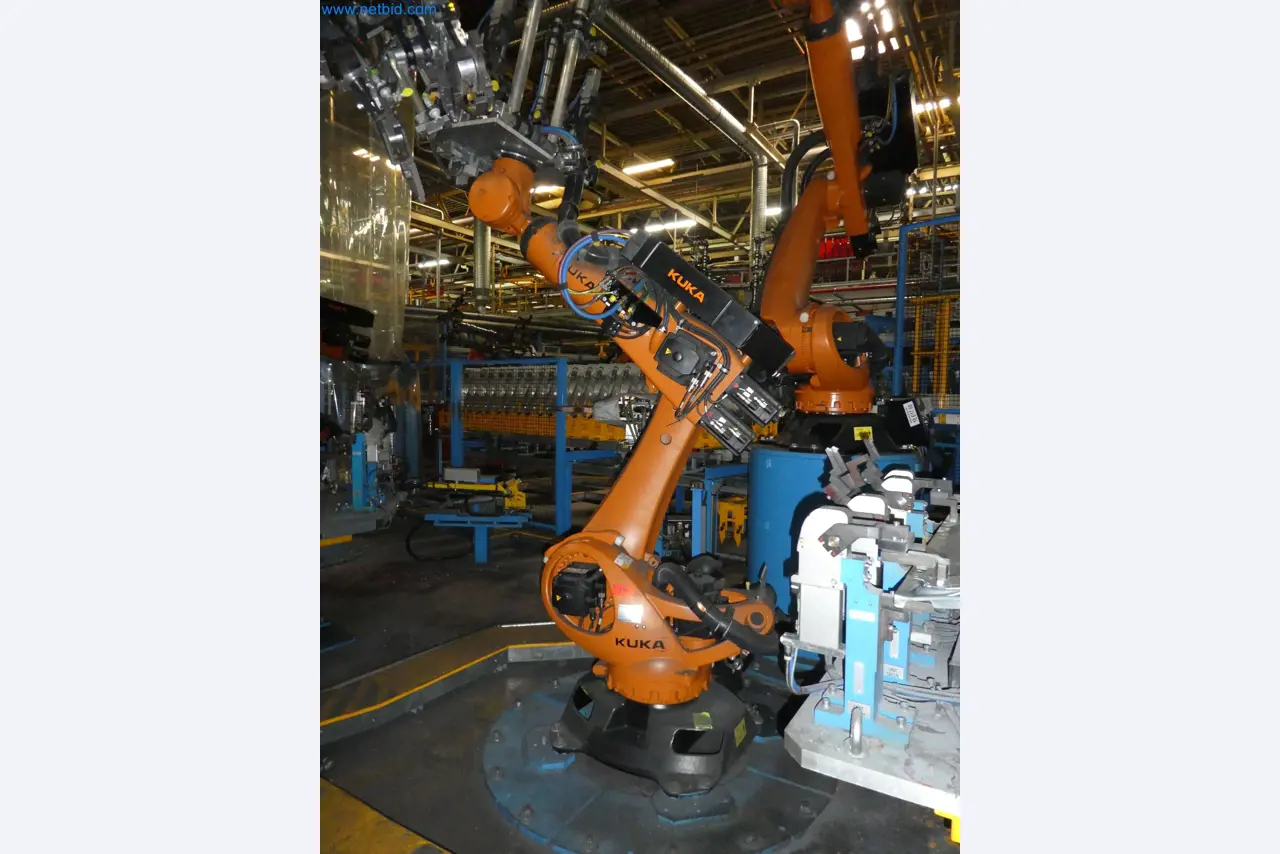 Robots, welding equipment and assembly accessories from the automotive industry-35