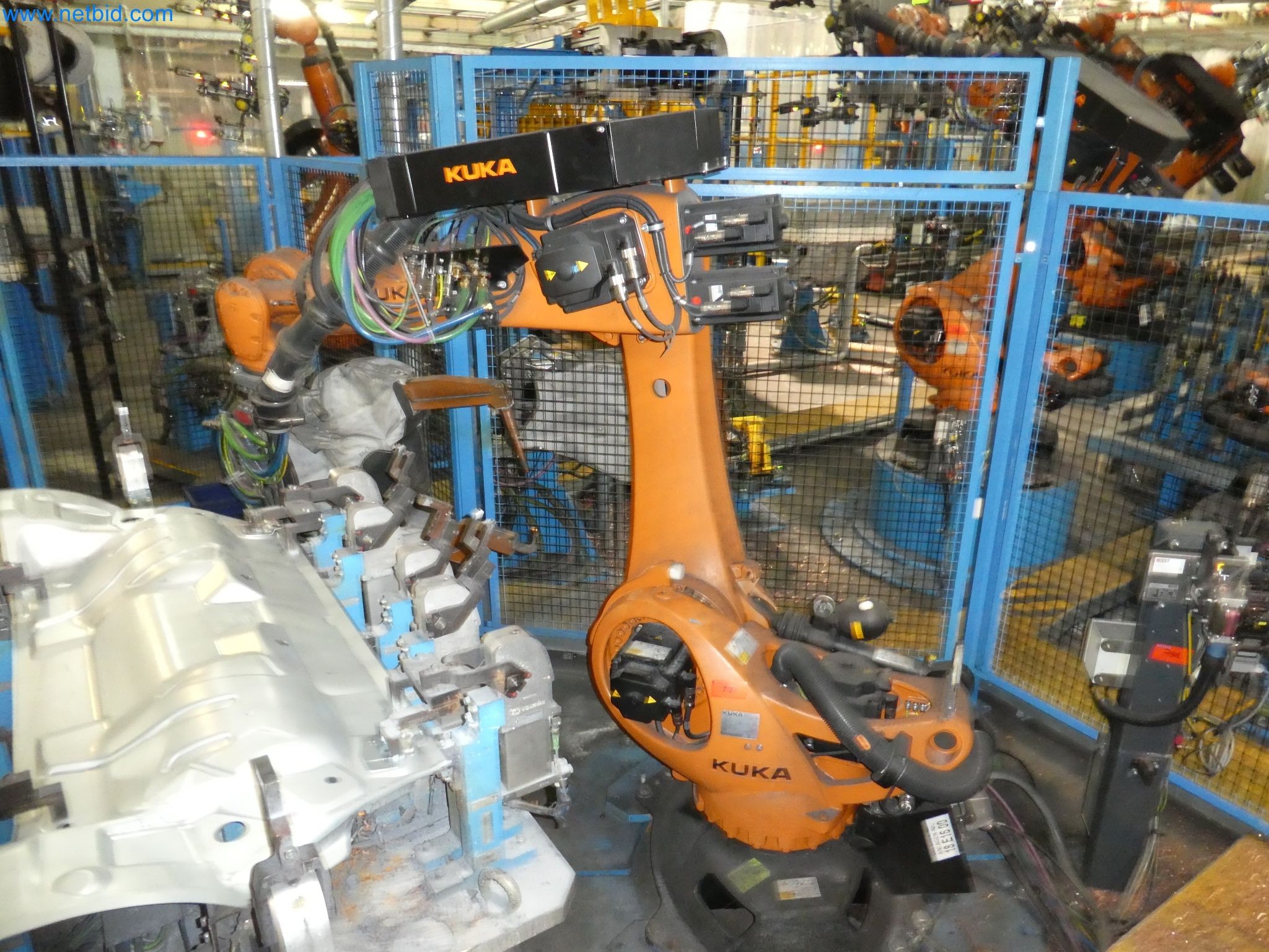Robots, welding equipment and assembly accessories from the automotive industry-36