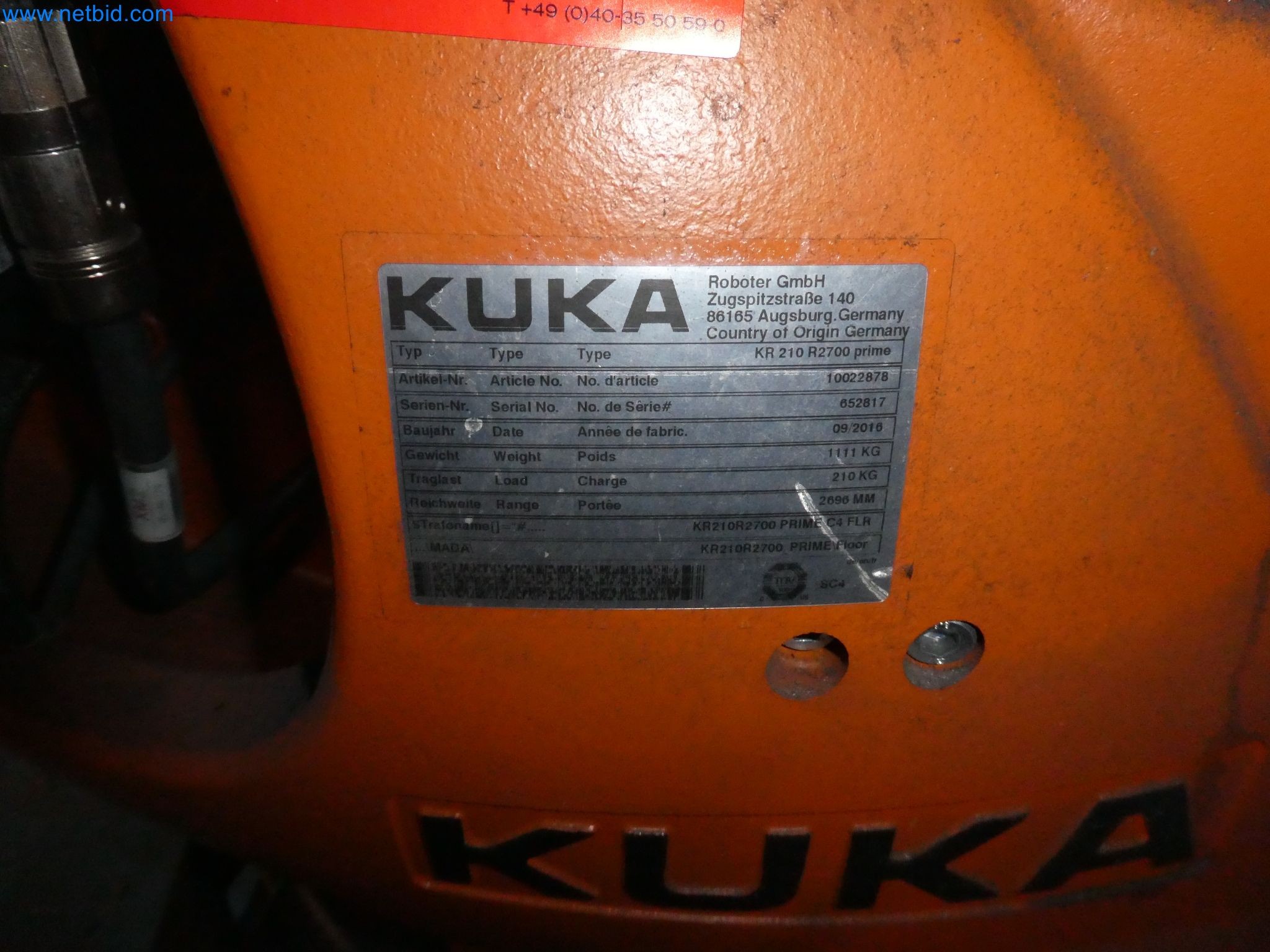 Robots, welding equipment and assembly accessories from the automotive industry-40