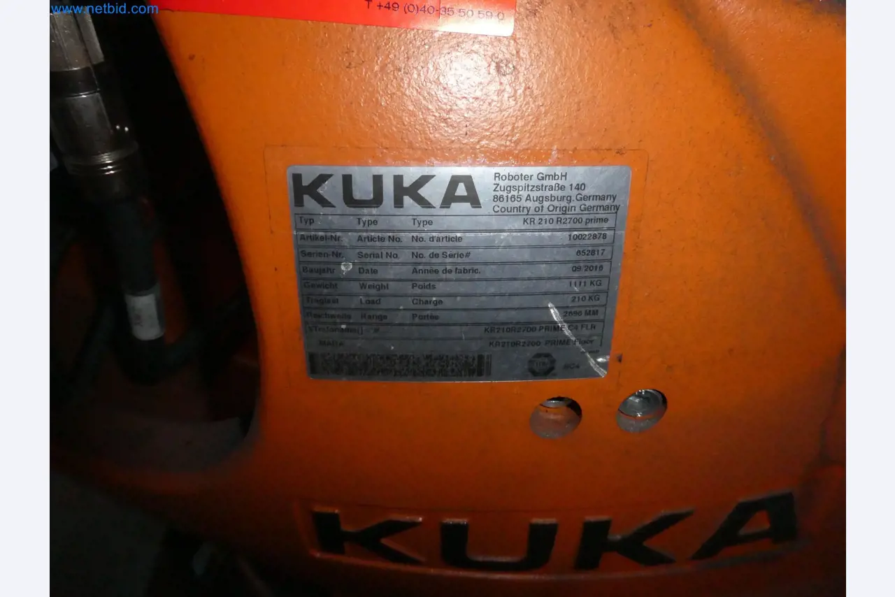 Robots, welding equipment and assembly accessories from the automotive industry-40