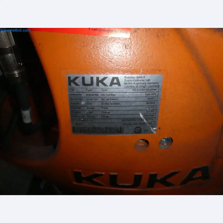 Robots, welding equipment and assembly accessories from the automotive industry-40