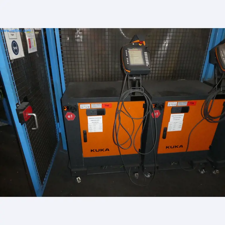 Robots, welding equipment and assembly accessories from the automotive industry-42