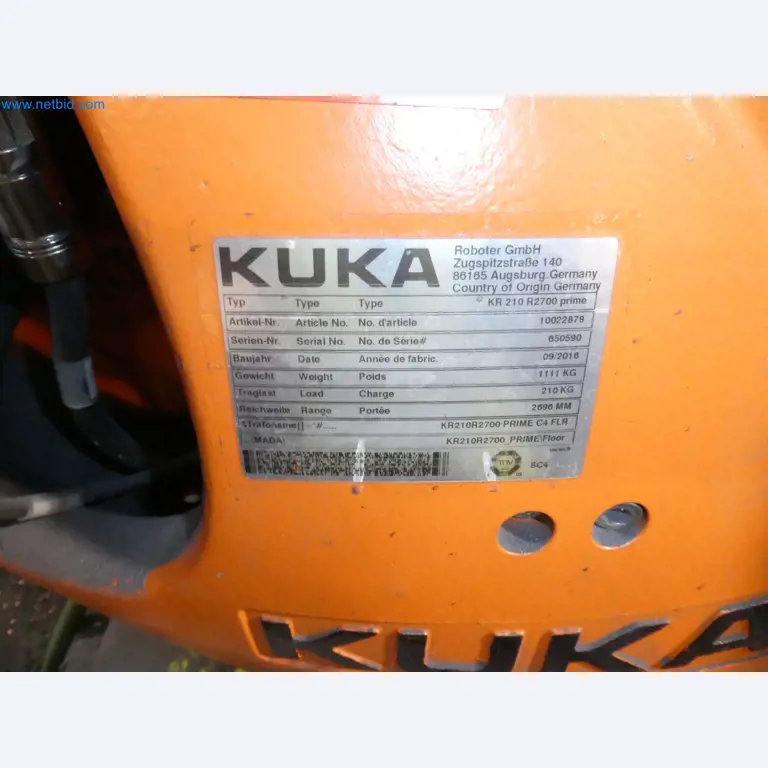 Robots, welding equipment and assembly accessories from the automotive industry-43