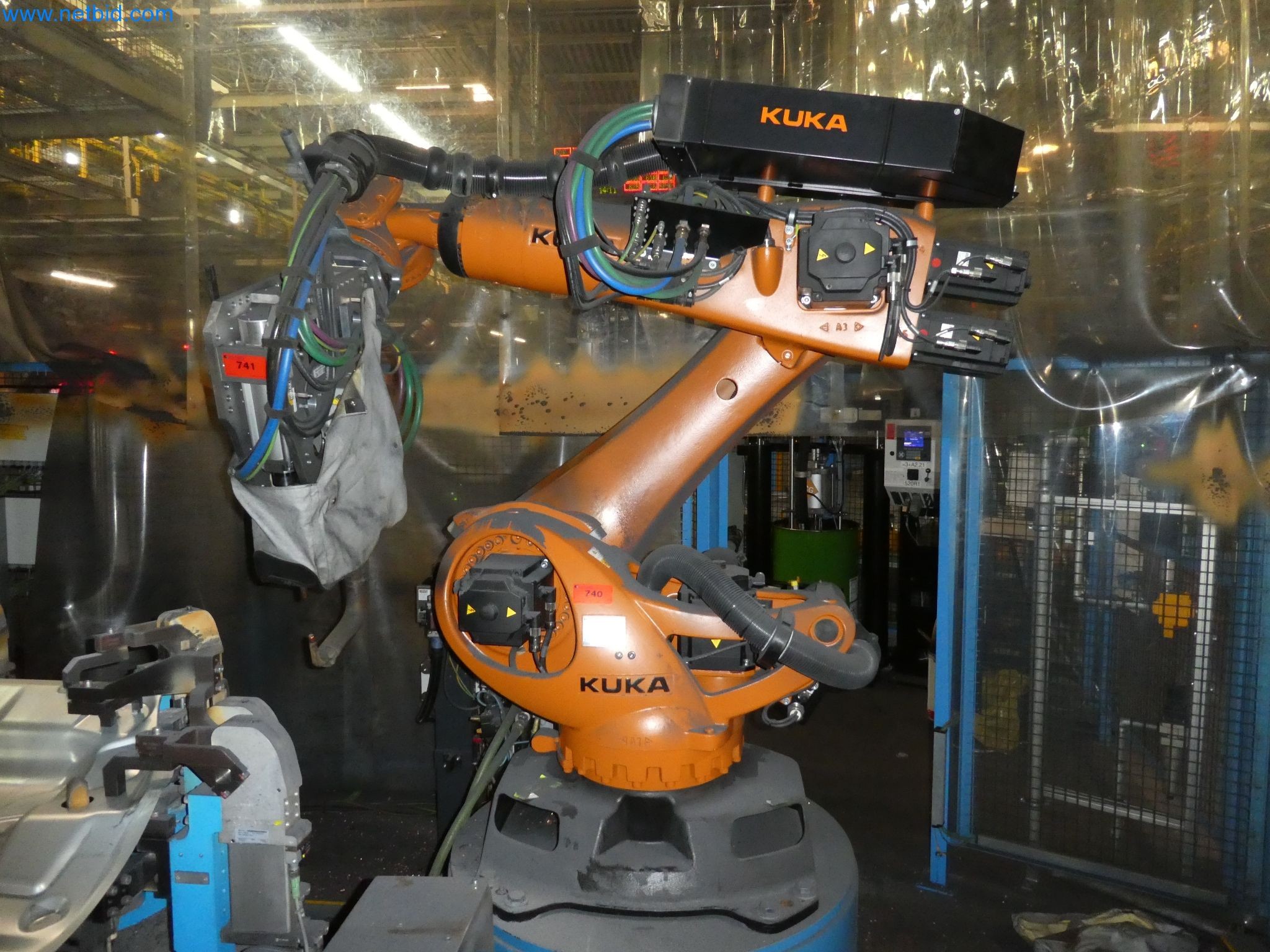 Robots, welding equipment and assembly accessories from the automotive industry-45