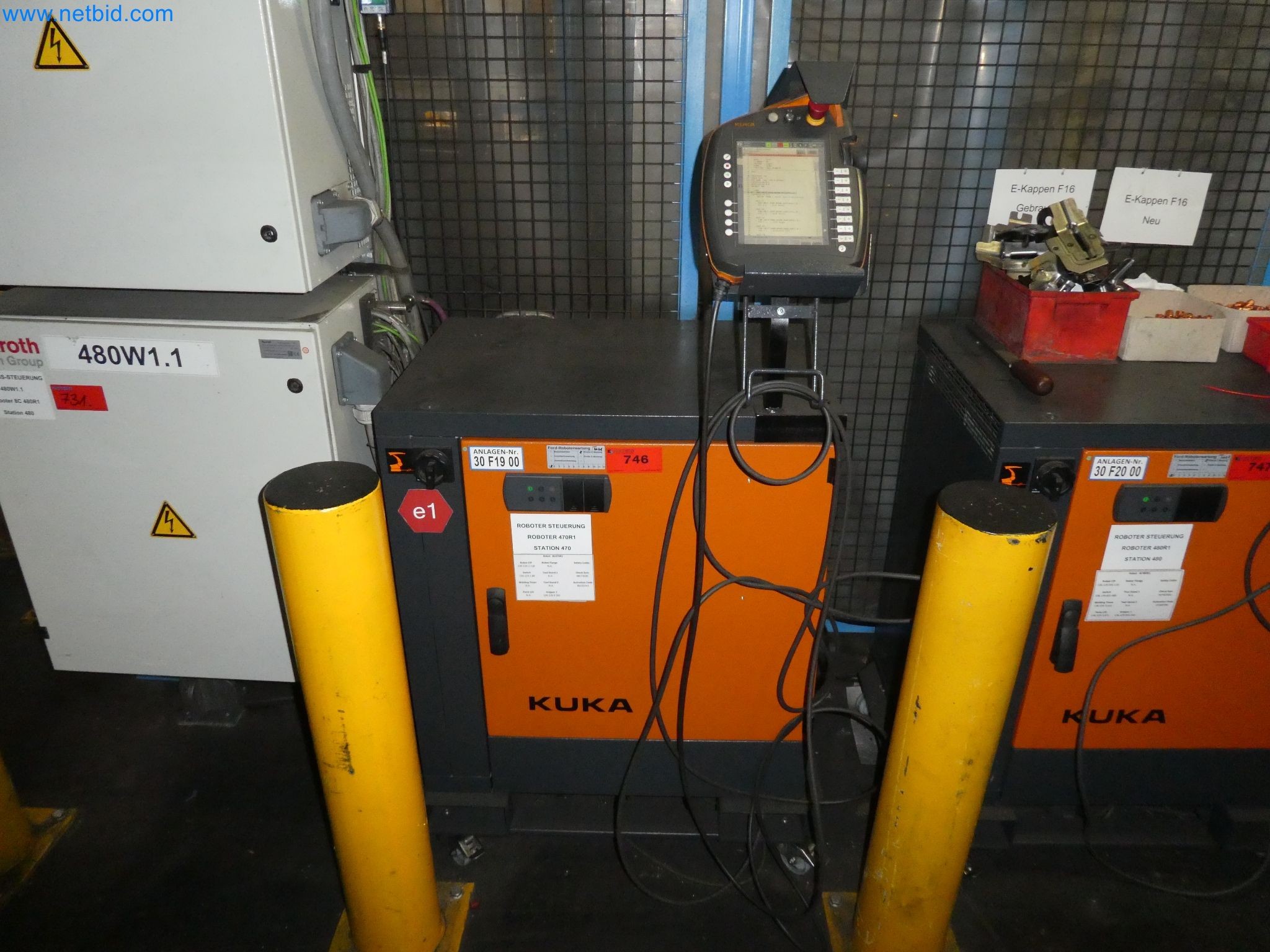 Robots, welding equipment and assembly accessories from the automotive industry-48