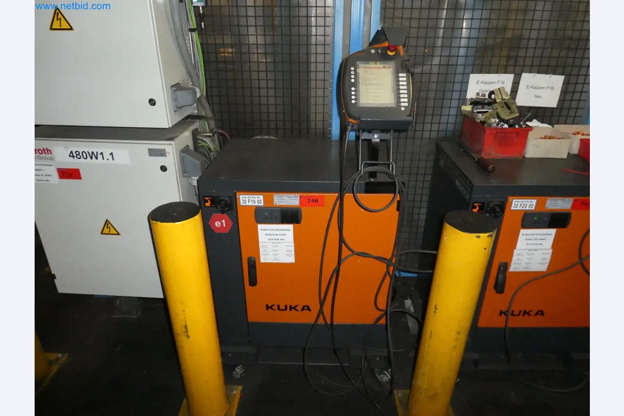 Robots, welding equipment and assembly accessories from the automotive industry-48