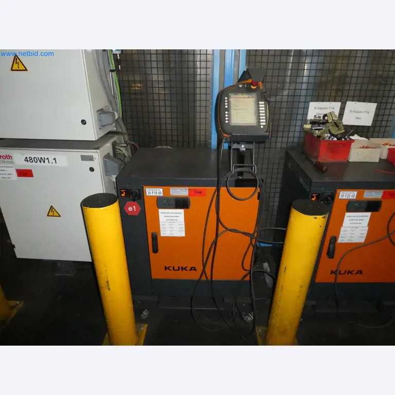 Robots, welding equipment and assembly accessories from the automotive industry-48