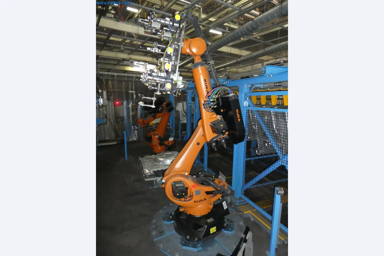 Robots, welding equipment and assembly accessories from the automotive industry-49