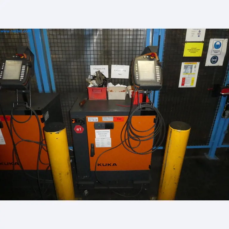 Robots, welding equipment and assembly accessories from the automotive industry-51