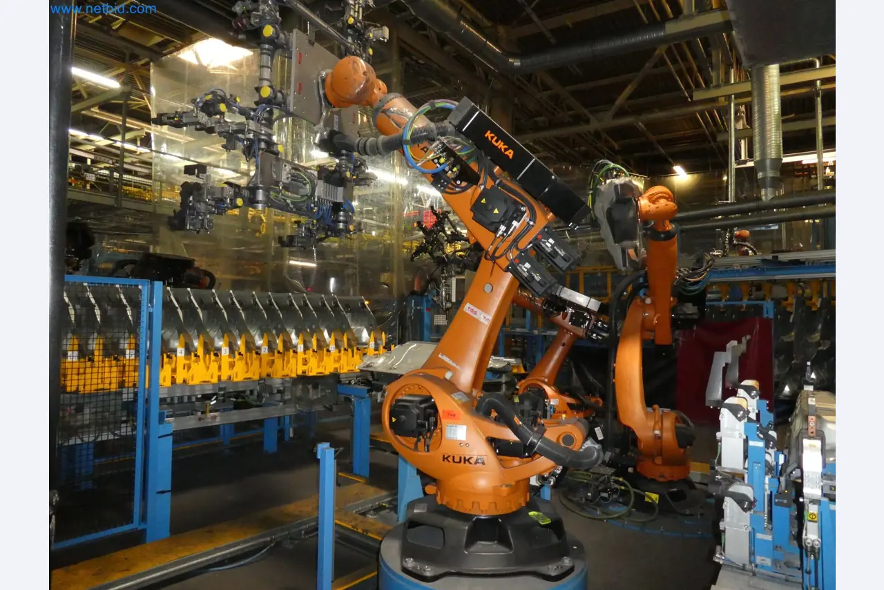 Robots, welding equipment and assembly accessories from the automotive industry-52