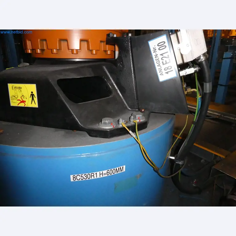 Robots, welding equipment and assembly accessories from the automotive industry-54