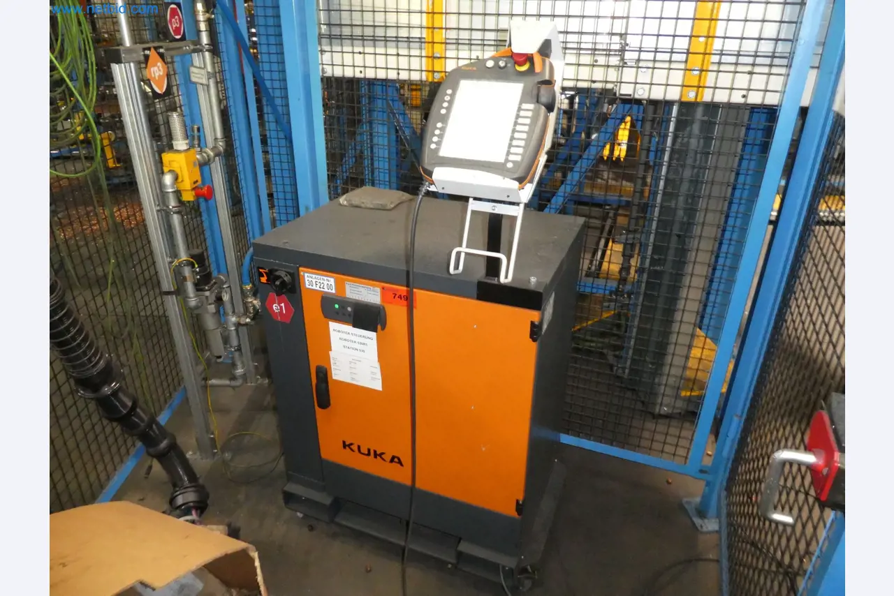 Robots, welding equipment and assembly accessories from the automotive industry-55