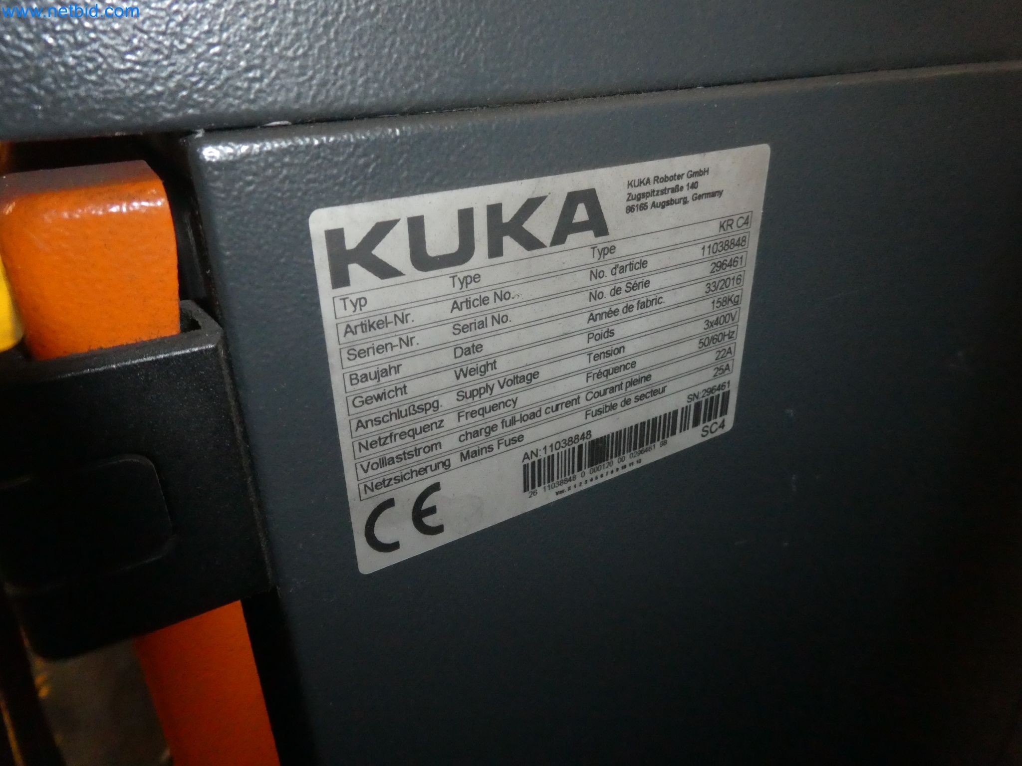 Robots, welding equipment and assembly accessories from the automotive industry-58