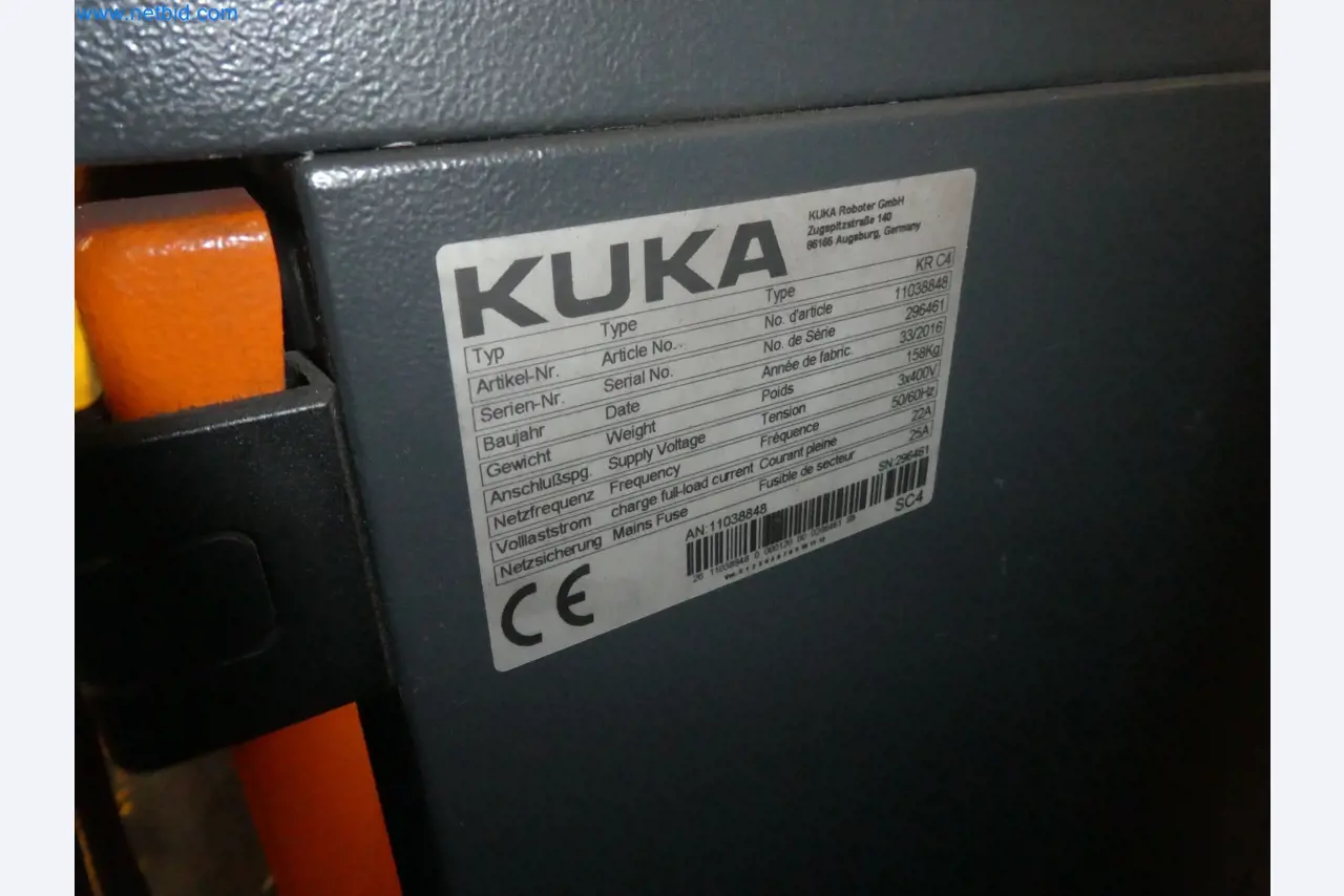 Robots, welding equipment and assembly accessories from the automotive industry-58