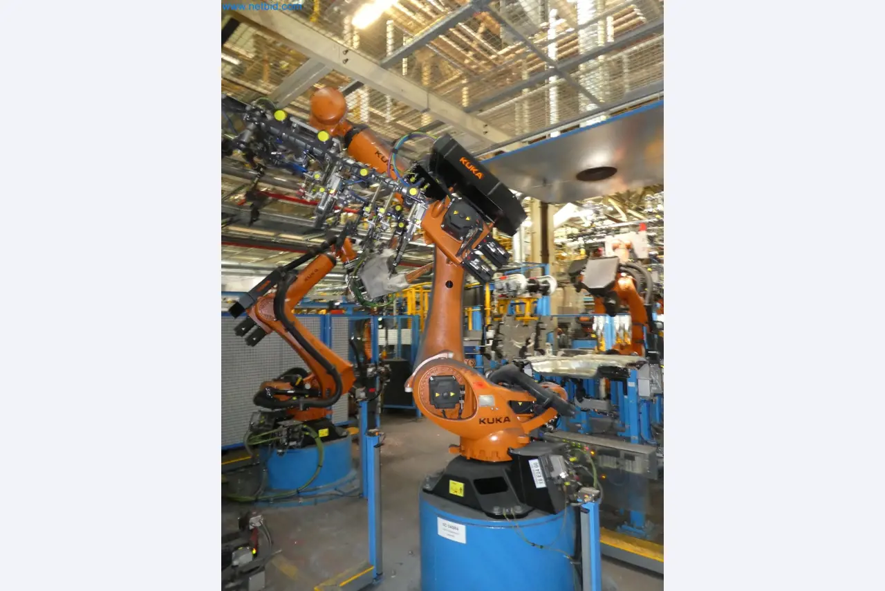 Robots, welding equipment and assembly accessories from the automotive industry-59
