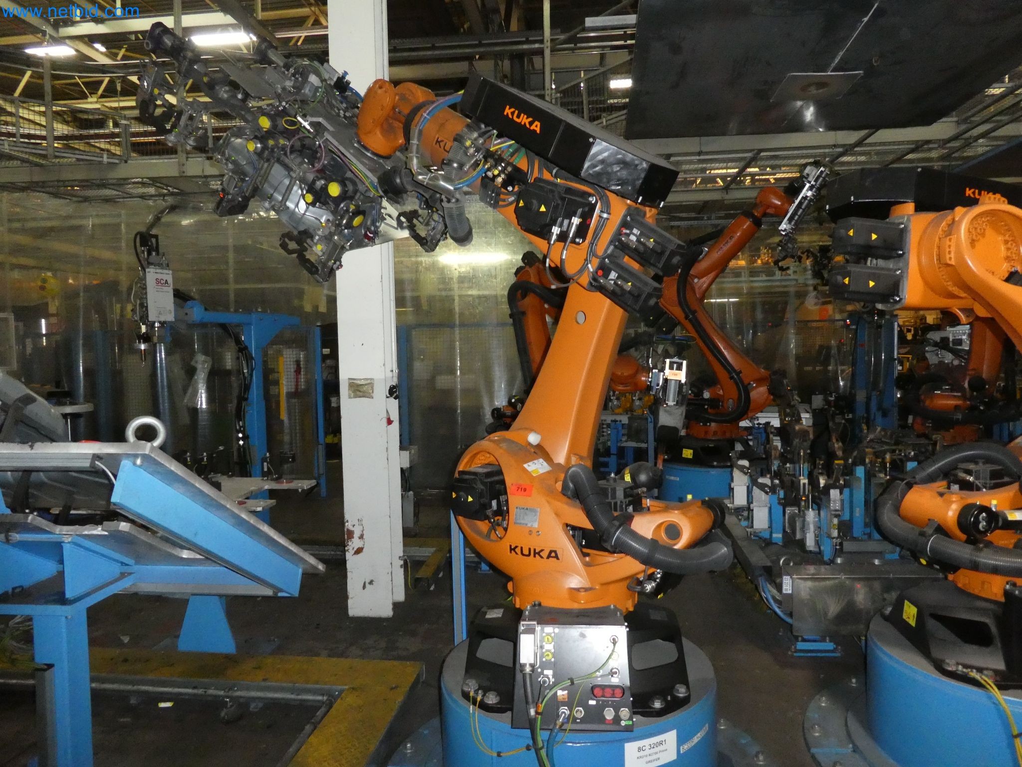 Robots, welding equipment and assembly accessories from the automotive industry-5