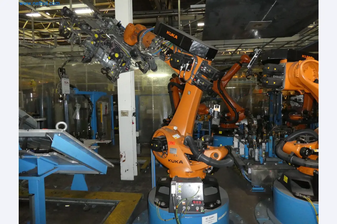 Robots, welding equipment and assembly accessories from the automotive industry-5
