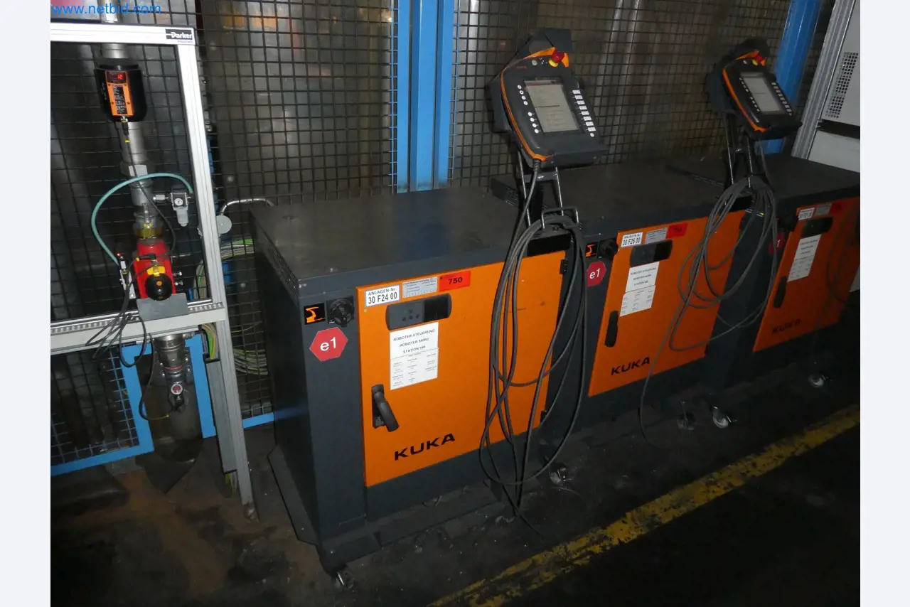 Robots, welding equipment and assembly accessories from the automotive industry-60