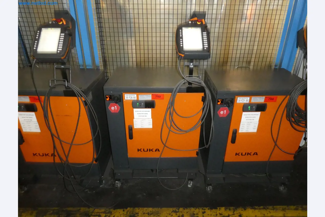 Robots, welding equipment and assembly accessories from the automotive industry-61