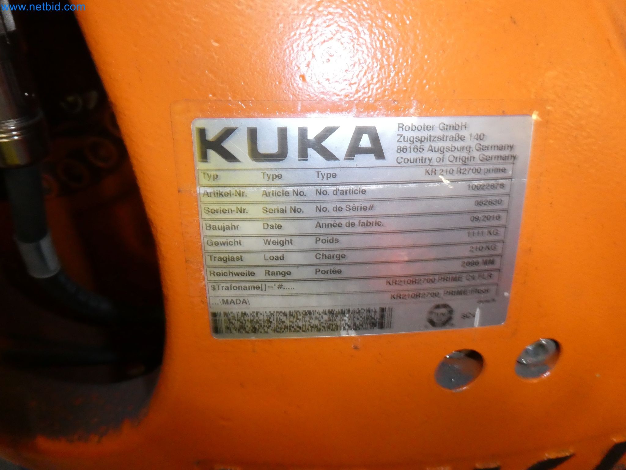 Robots, welding equipment and assembly accessories from the automotive industry-63