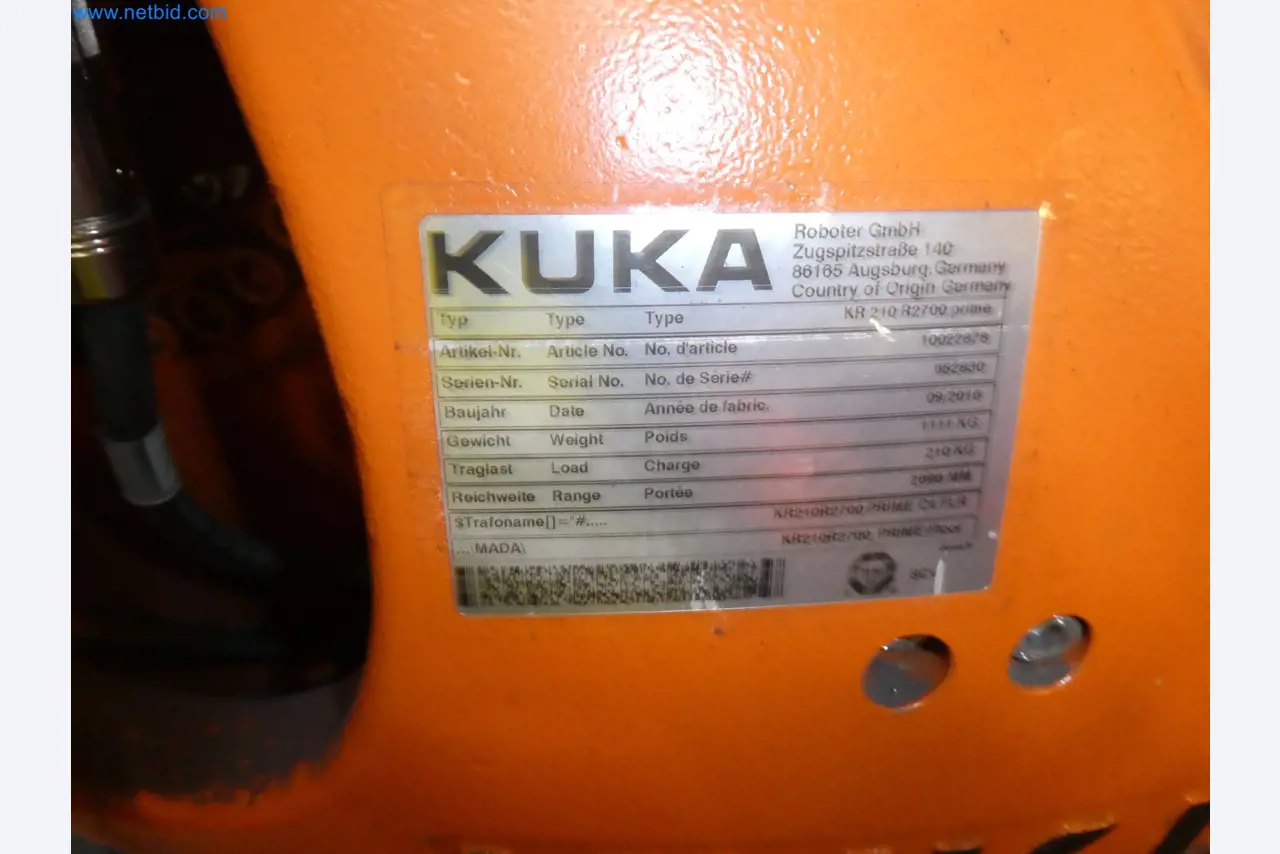 Robots, welding equipment and assembly accessories from the automotive industry-63