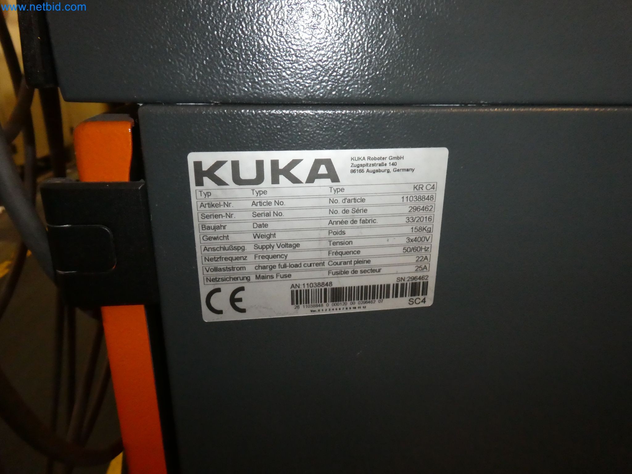 Robots, welding equipment and assembly accessories from the automotive industry-64