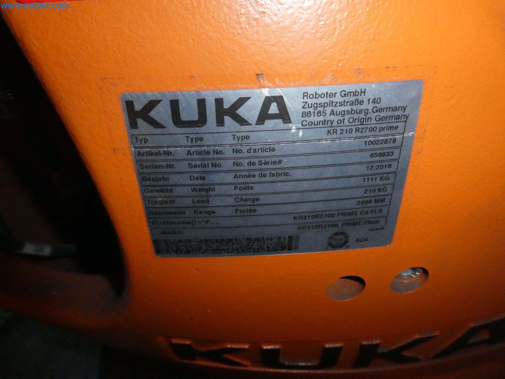 Robots, welding equipment and assembly accessories from the automotive industry-65