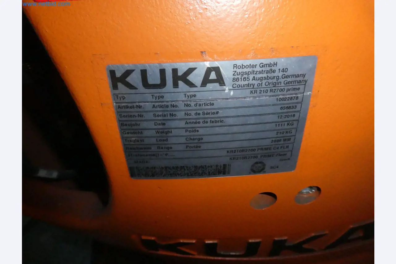 Robots, welding equipment and assembly accessories from the automotive industry-65