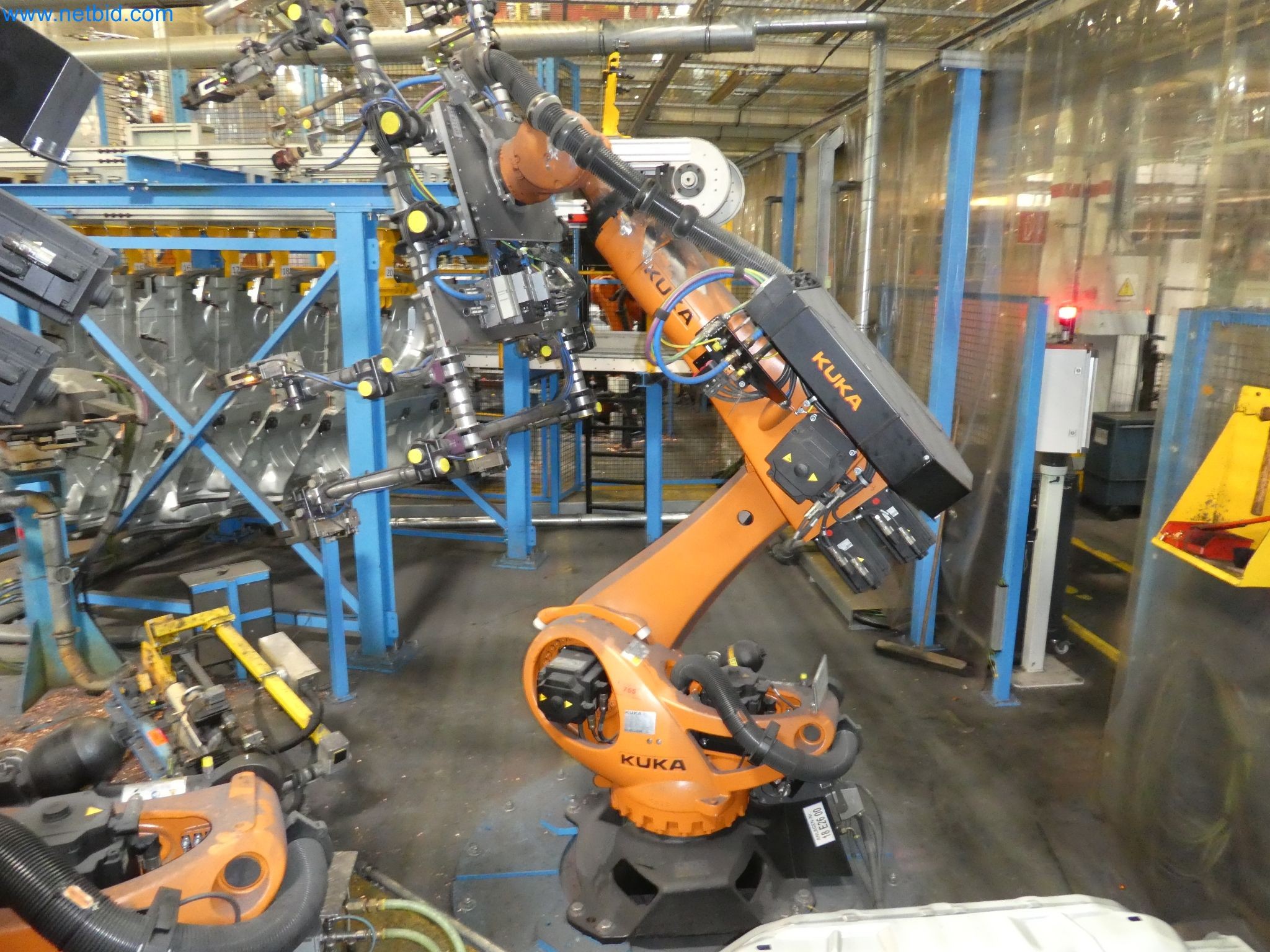 Robots, welding equipment and assembly accessories from the automotive industry-66