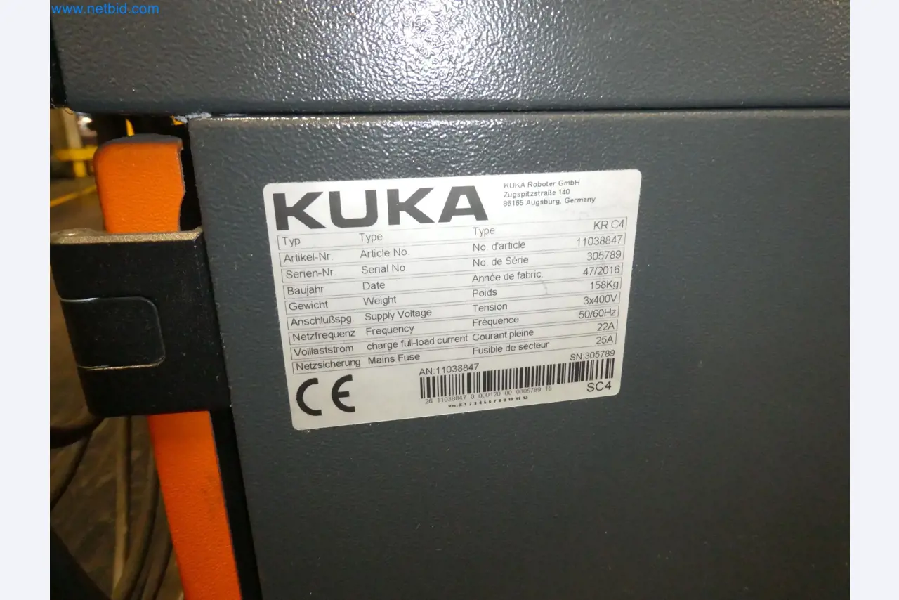 Robots, welding equipment and assembly accessories from the automotive industry-68