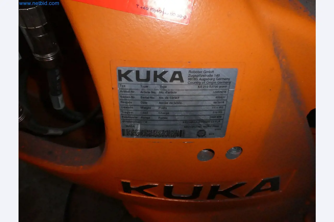 Robots, welding equipment and assembly accessories from the automotive industry-69