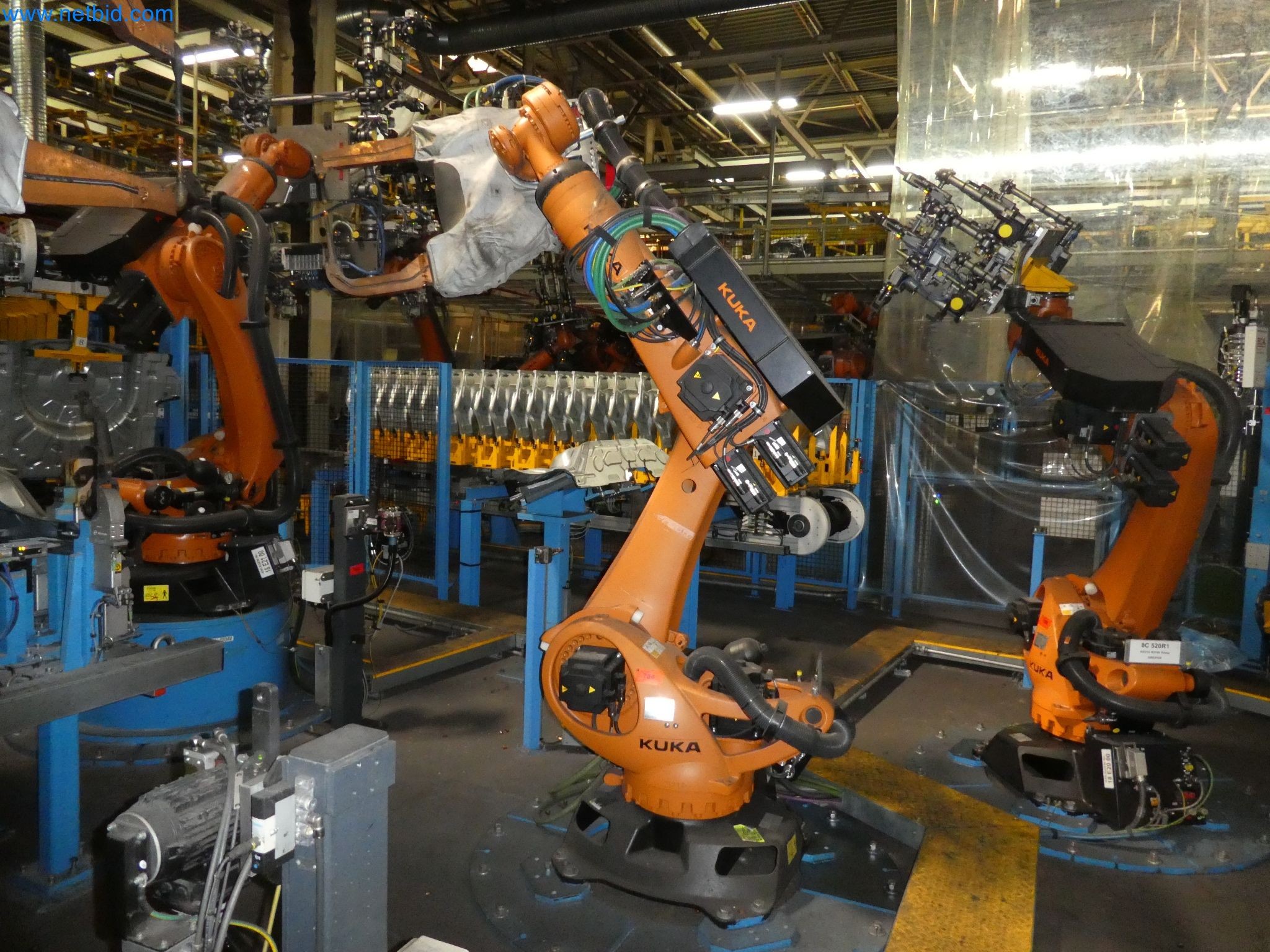 Robots, welding equipment and assembly accessories from the automotive industry-74