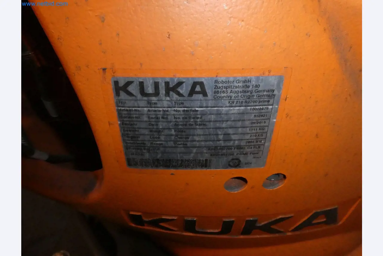 Robots, welding equipment and assembly accessories from the automotive industry-75