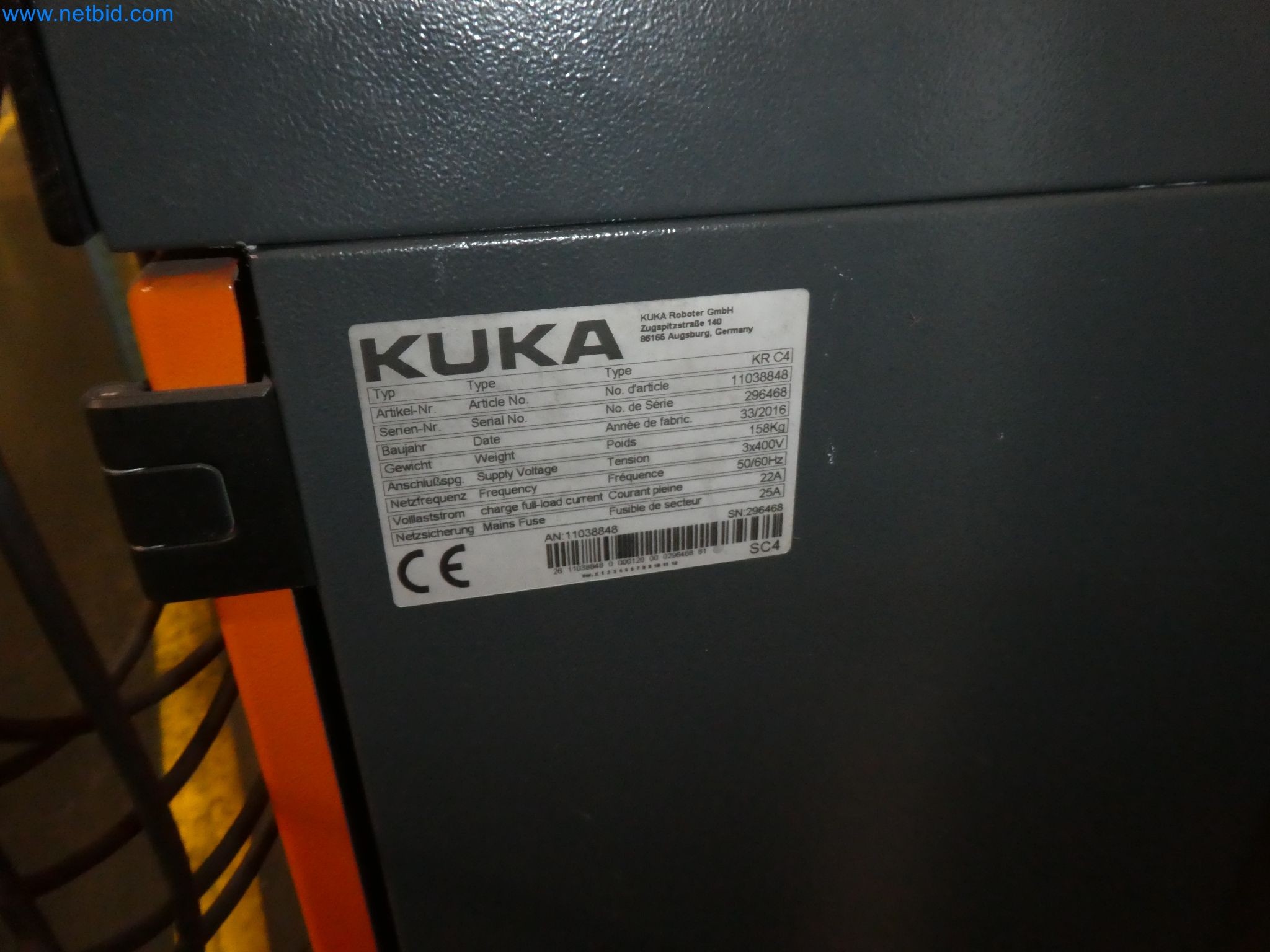 Robots, welding equipment and assembly accessories from the automotive industry-78