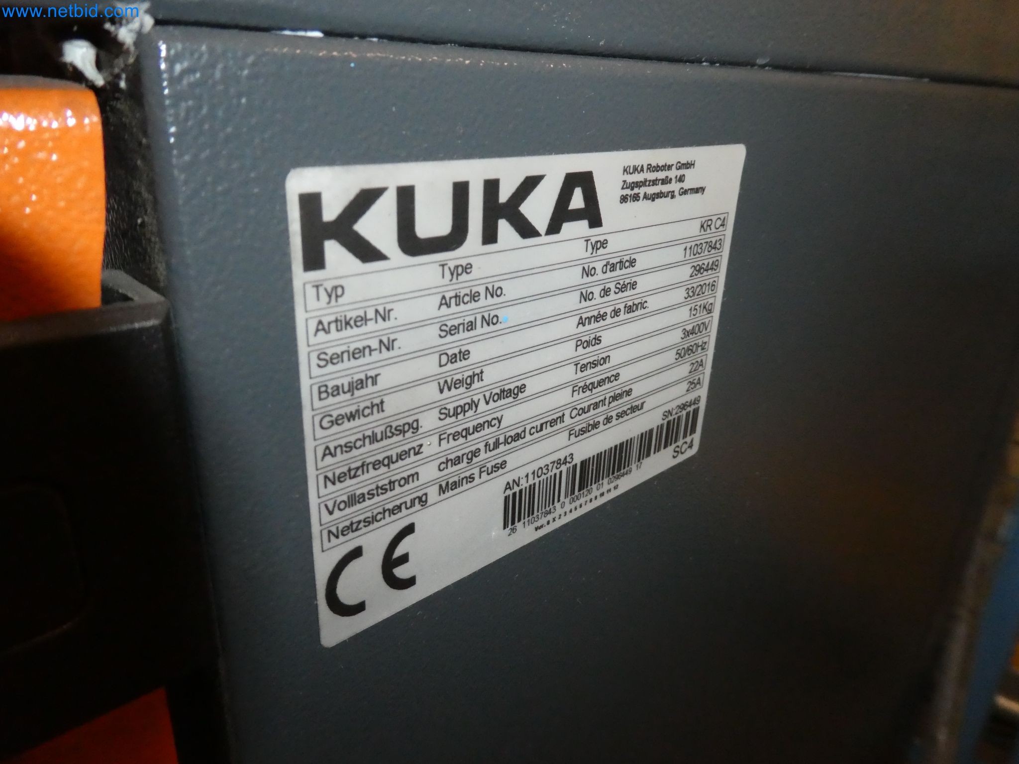 Robots, welding equipment and assembly accessories from the automotive industry-7