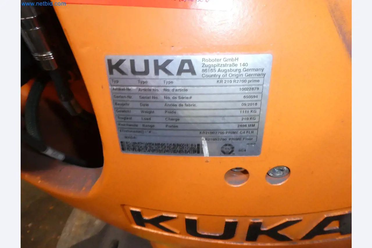 Robots, welding equipment and assembly accessories from the automotive industry-80