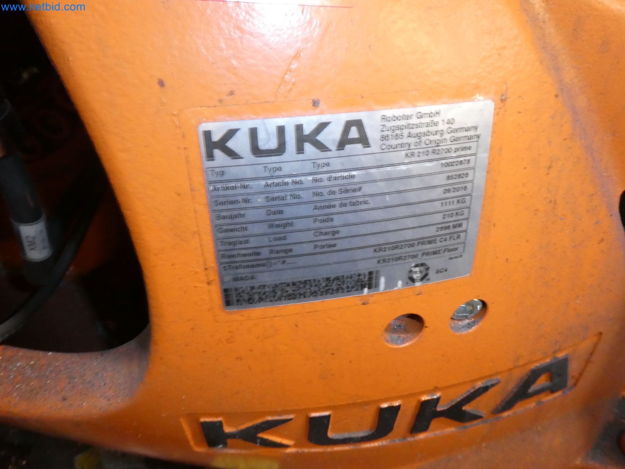 Robots, welding equipment and assembly accessories from the automotive industry-84